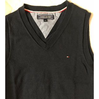 トミーヒルフィガー(TOMMY HILFIGER)のトミーフィルフィガー　キッズ　ベスト　紺色　128(ジャケット/上着)