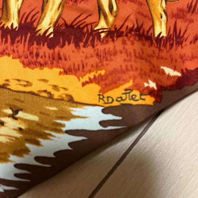 Hermes(エルメス)のエルメス　スカーフ　チョッキ　ジレ　動物　アフリカ　ベスト　アニマル レディースのトップス(ベスト/ジレ)の商品写真