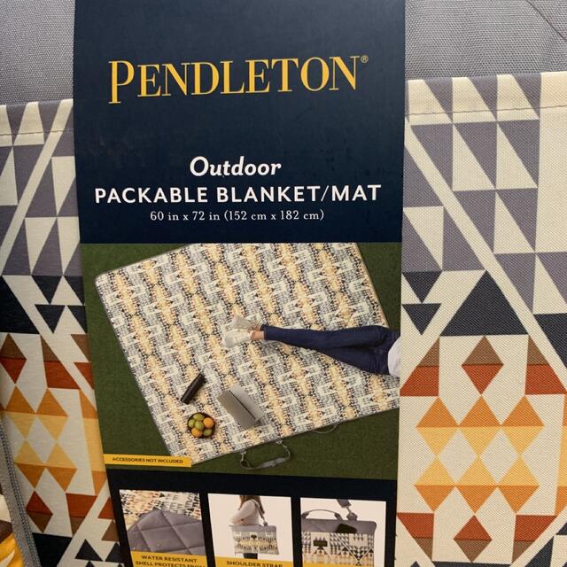 PENDLETON(ペンドルトン)の☆新品未使用　ペンドルトン　レジャーシート　ブランケット　マット　２個セット スポーツ/アウトドアのアウトドア(その他)の商品写真