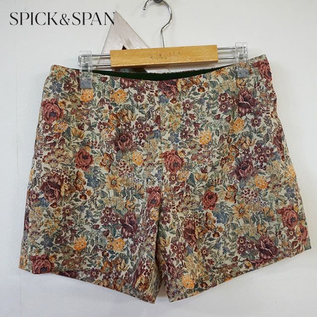 Spick & Span(スピックアンドスパン)のSPICK AND SPAN ショートパンツ 花柄 ベージュ系 4805685 レディースのパンツ(ショートパンツ)の商品写真
