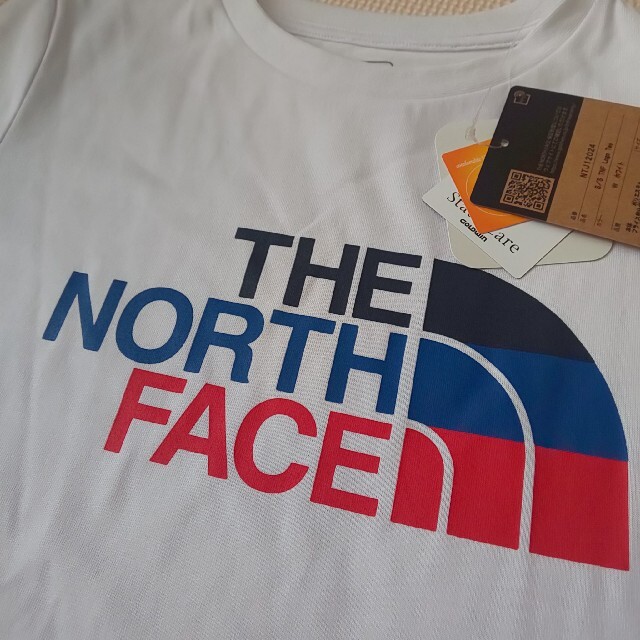 THE NORTH FACE(ザノースフェイス)のTHE NORTH FACE 半袖Tシャツ 140㎝ 新品  ﾄﾘｺﾛｰﾙﾛｺﾞ キッズ/ベビー/マタニティのキッズ服男の子用(90cm~)(Tシャツ/カットソー)の商品写真