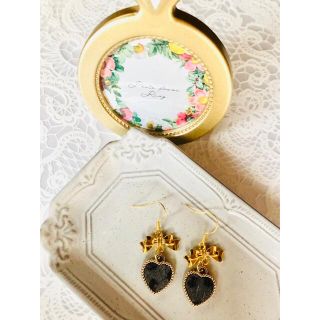 No.17 ハンドメイド　ハートフックピアス(黒)(ピアス)