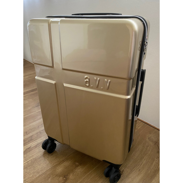 a.v.vキャリーケース 【2022年製 新品】 www.gold-and-wood.com