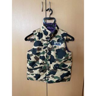 アベイシングエイプ(A BATHING APE)のA BATHING APE リバーシブル　ダウンベスト(ジャケット/上着)