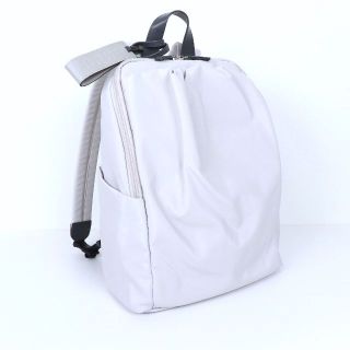 ペレボルサ(PELLE BORSA)の未使用    ペレボルサ   リュック  アッシュ　軽量　防水　レディース(リュック/バックパック)