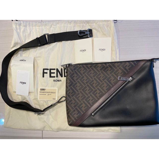FENDI(フェンディ)のFENDI ショルダーバッグ　タイムセール メンズのバッグ(ショルダーバッグ)の商品写真