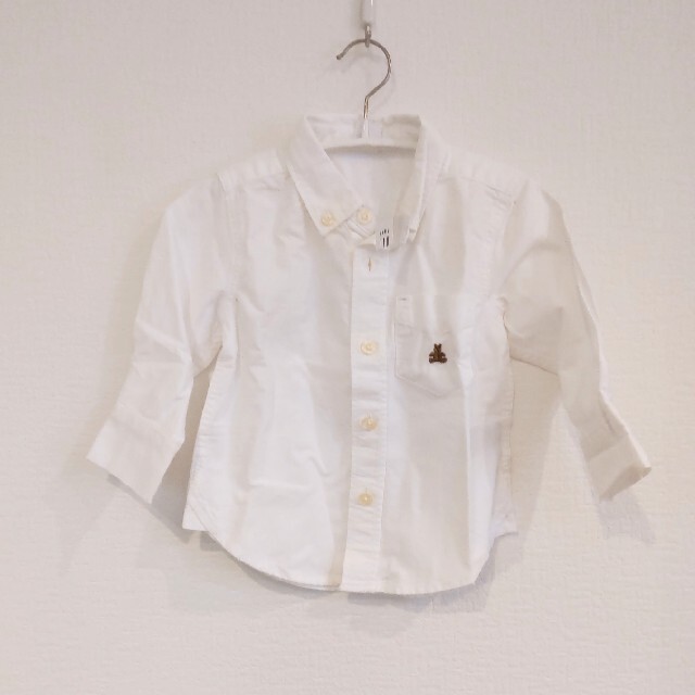 babyGAP(ベビーギャップ)のwakn.i様専用【新品】GAP白シャツ　12-18months キッズ/ベビー/マタニティのベビー服(~85cm)(シャツ/カットソー)の商品写真