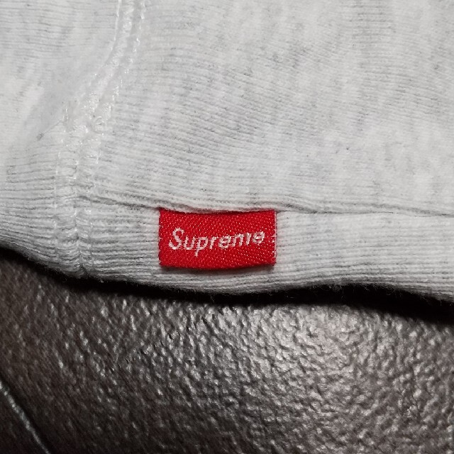 Supremeパーカー 4