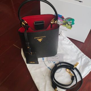 プラダ レザーバッグの通販 1,000点以上 | PRADAを買うならラクマ