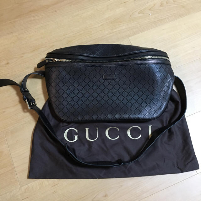 美品☆GUCCIのメンズボディバッグ☆ 美品☆GUCCIのメンズボディバッグ☆