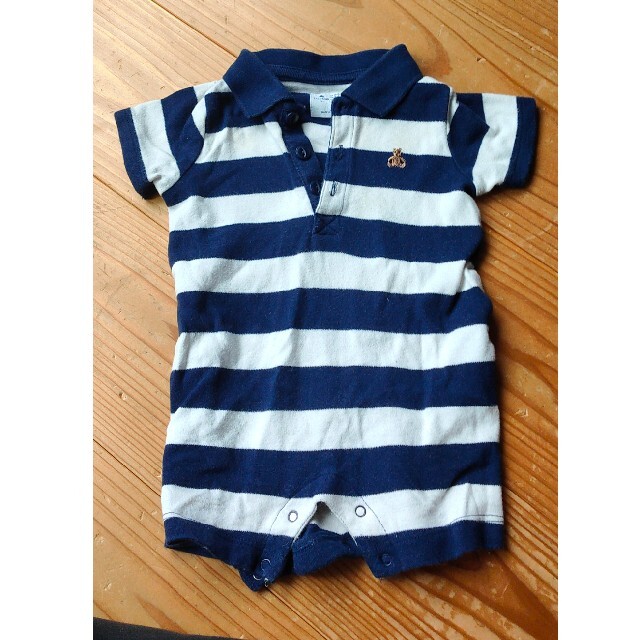 babyGAP(ベビーギャップ)のbabyGAP ボーダー ロンパース 3-6month 60cm キッズ/ベビー/マタニティのベビー服(~85cm)(ロンパース)の商品写真