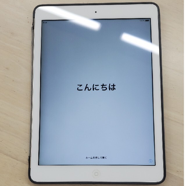 iPad Air A1474 第一世代 16GB moshi製自立ケースつき