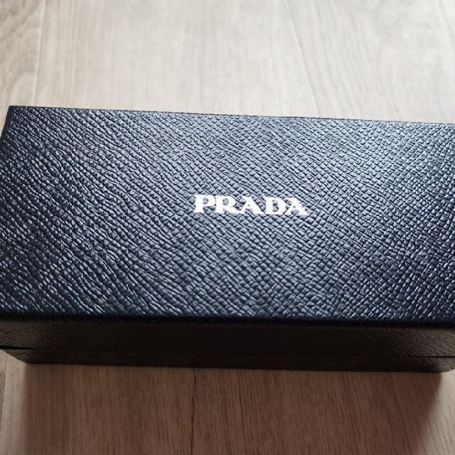 PRADA(プラダ)のPRADA　箱 レディースのファッション小物(サングラス/メガネ)の商品写真