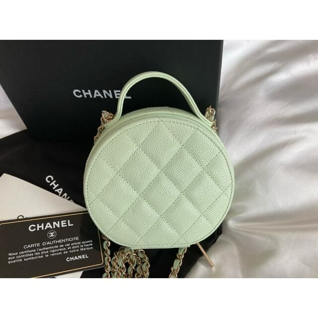 CHANEL チェーンショルダーu3000バッグu3000ヴァニティu3000ラウンド