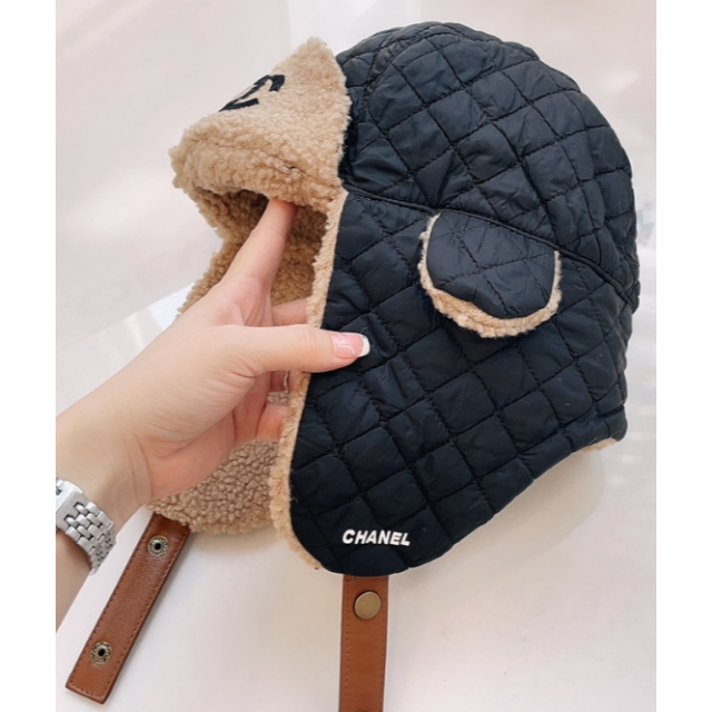 CHANEL - 【ロゴが可愛い♡防寒対策もバッチリ！！】シャネル 帽子の通販 by miya's shop｜シャネルならラクマ