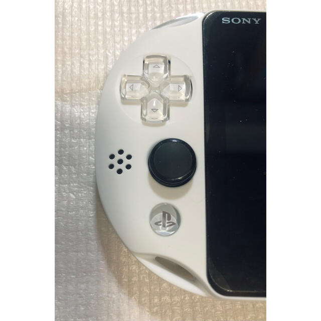 PlayStation Vita(プレイステーションヴィータ)のPS vita PCH-2000 本体 ＋ ソフト エンタメ/ホビーのゲームソフト/ゲーム機本体(携帯用ゲーム機本体)の商品写真