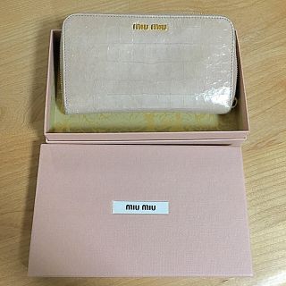 ミュウミュウ(miumiu)のミュウミュウのピンクベージュ長財布★(財布)