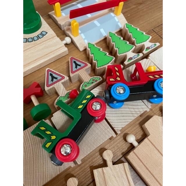 BRIO(ブリオ)の◆◇BRIO ブリオ 木製レール おもちゃ 全45点セット◇◆ キッズ/ベビー/マタニティのおもちゃ(電車のおもちゃ/車)の商品写真