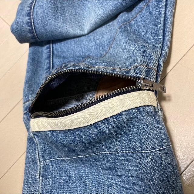 sacai(サカイ)のsacai Denim Knee Zip Pants メンズのパンツ(デニム/ジーンズ)の商品写真