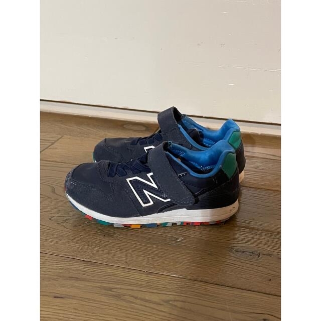 New Balance(ニューバランス)の【中古】ニューバランス スニーカー YV996MNV 17.0ネイビー キッズ/ベビー/マタニティのキッズ靴/シューズ(15cm~)(スニーカー)の商品写真