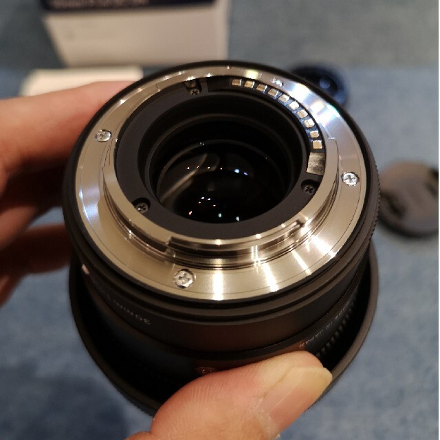 SIGMA(シグマ)の【美品】sigma 30mm f1.4 dc dn　 Xマウント スマホ/家電/カメラのカメラ(レンズ(単焦点))の商品写真