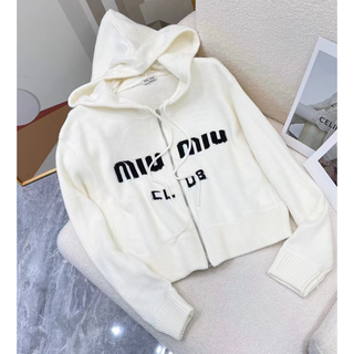 ミュウミュウ ニットセーターの通販 300点以上 | miumiuを買うならラクマ