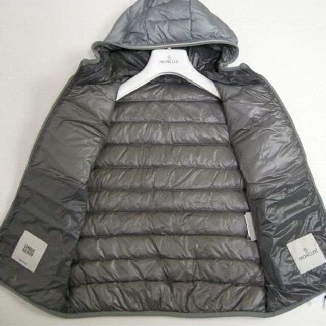 MONCLER(モンクレール)のキッズ12A(男性00-0女性1-2)新品モンクレールGERSライトダウンベスト キッズ/ベビー/マタニティのキッズ服男の子用(90cm~)(ジャケット/上着)の商品写真