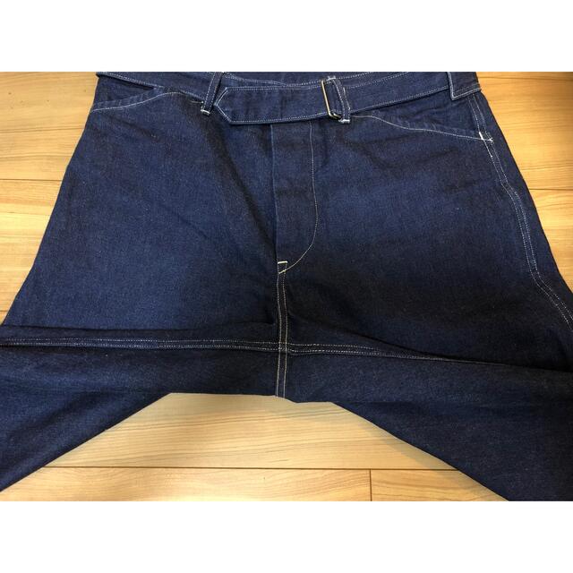 COMOLI(コモリ)のCOMOLIコモリBelted Denim Pantsベルテッドデニムパンツ メンズのパンツ(デニム/ジーンズ)の商品写真