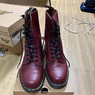 ドクターマーチン(Dr.Martens)の売りたいので値下げ｡これ以下は無理です｡売れないなら子供に履かすドクターマーチン(ブーツ)