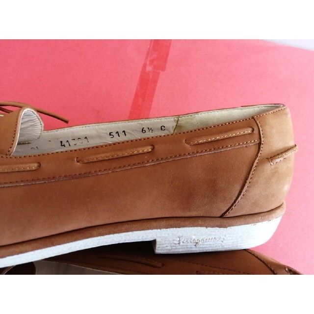 Salvatore Ferragamo(サルヴァトーレフェラガモ)の値下げ❗未使用！サルヴァトーレフェラガモ ローファー  22670724 レディースの靴/シューズ(ローファー/革靴)の商品写真