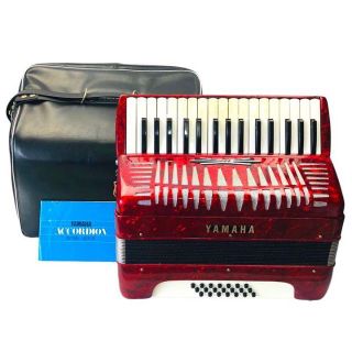 ヤマハ(ヤマハ)の【動作良好】YAMAHA アコーディオン YA-21レッド32鍵盤(アコーディオン)