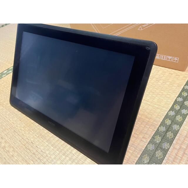 Wacom(ワコム)の［美品］値下げ中！Wacom Cintiq 22 <DTK-2260/K0D>  スマホ/家電/カメラのPC/タブレット(ディスプレイ)の商品写真