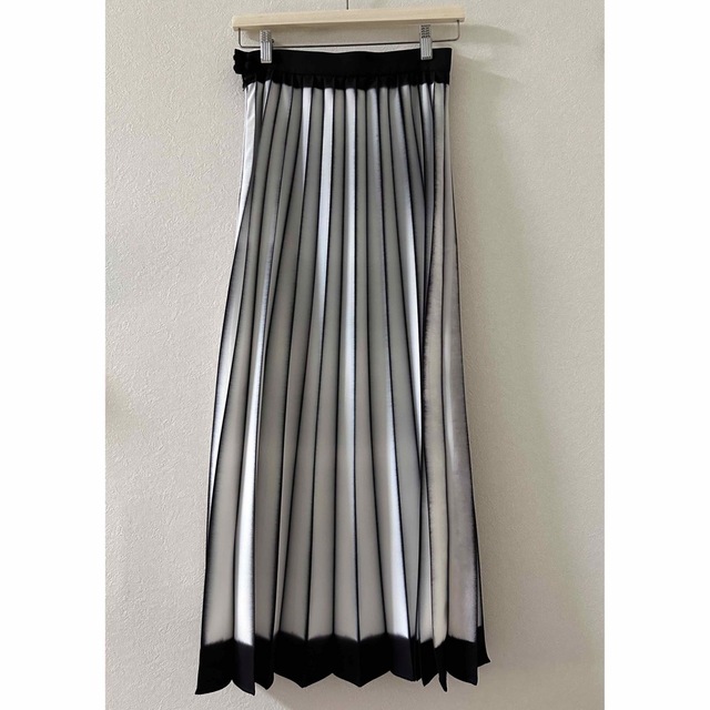 美品マメクロゴウチ Itajime Shibori' Pleated Skirt 美品マメクロゴウチ Itajime Shibori' Pleated Skirt