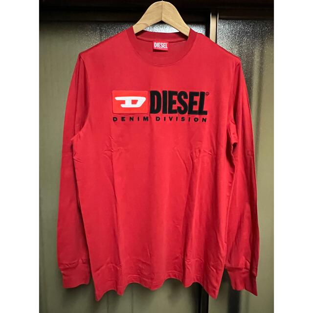 DIESEL  新品未使用　Lサイズ　ロンT   Tシャツ　長袖　赤　ディーゼル