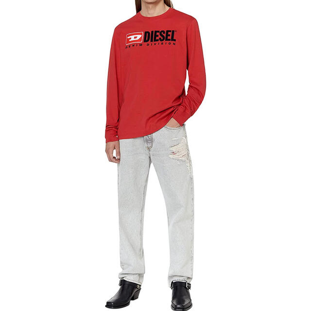 DIESEL(ディーゼル)のDIESEL  新品未使用　Lサイズ　ロンT   Tシャツ　長袖　赤　ディーゼル メンズのトップス(Tシャツ/カットソー(七分/長袖))の商品写真