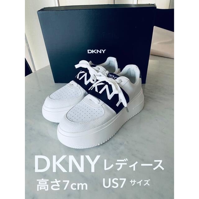 DKNY(ダナキャランニューヨーク)のDKNYダナキャランニューヨーク　フェイクレザープラットフォームスニーカー厚底 レディースの靴/シューズ(スニーカー)の商品写真