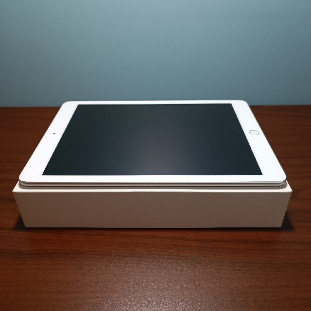 激安格安割引情報満載 美品 Ipad 9.7 第6世代 Wifi 32GBキーボード付き
