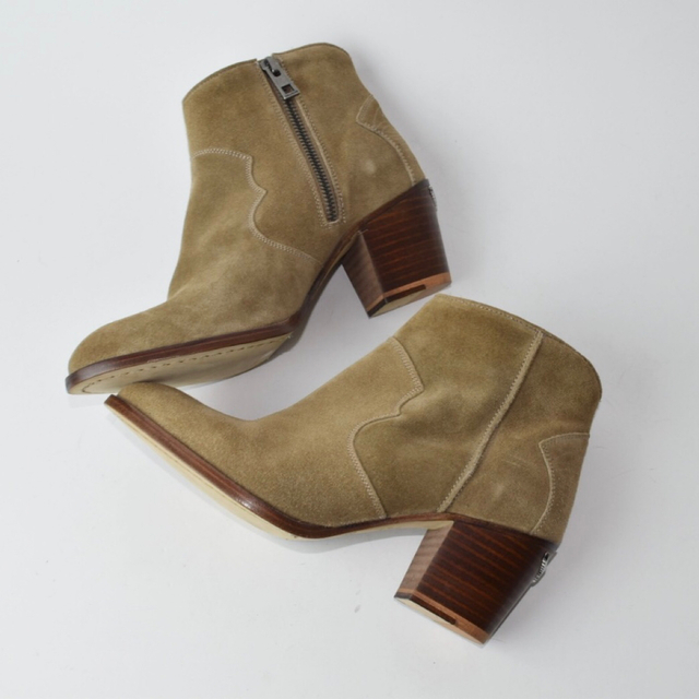 Zadig&Voltaire(ザディグエヴォルテール)のs83 未使用級 ザディグエヴォルテール スエード ショートブーツ 24cm レディースの靴/シューズ(ブーツ)の商品写真