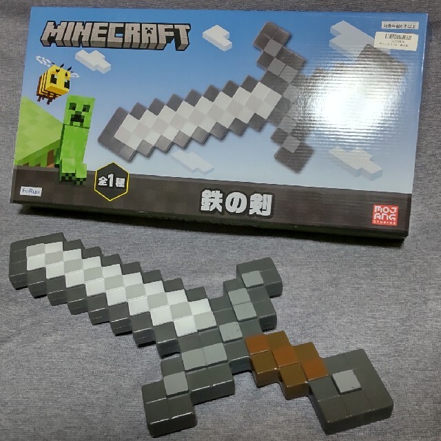 MINECRAFT　マインクラフト　鉄の剣 エンタメ/ホビーのおもちゃ/ぬいぐるみ(キャラクターグッズ)の商品写真