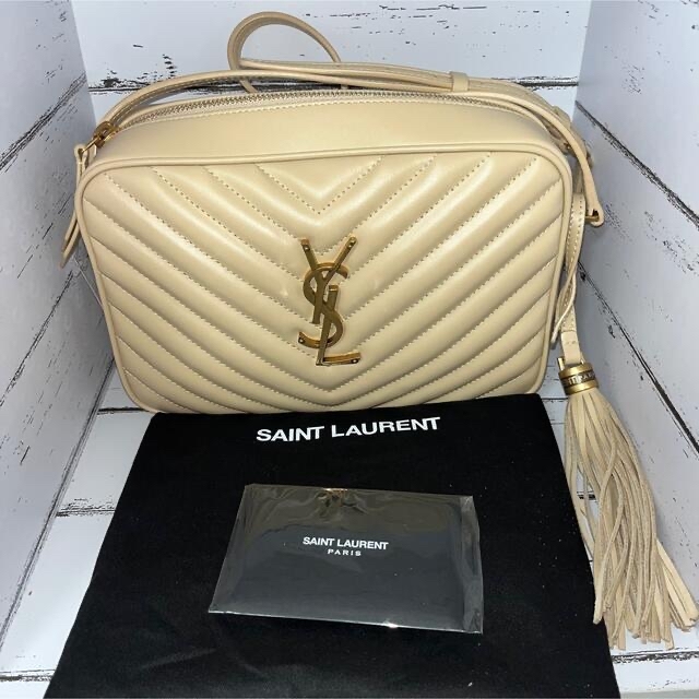 Saint Laurent(サンローラン)の【新品未使用】SAINT LAURENT Lou Crossbody Bag レディースのバッグ(ショルダーバッグ)の商品写真