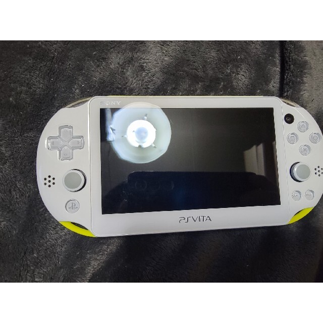 PSVita PCH-2000 ライムグリーンホワイト  Wi-Fiモデル 3