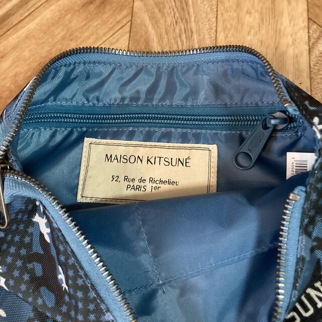 MAISON KITSUNE'(メゾンキツネ)のMAISON KITSUNE’ポーチ メンズのバッグ(ショルダーバッグ)の商品写真