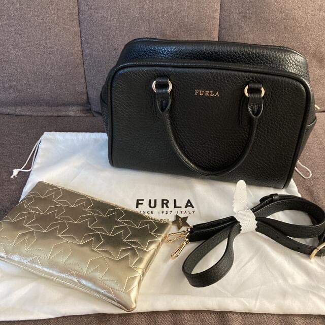 Furla(フルラ)のフルラ　バッグ　ポーチ　最終値下げ　おまけ付き レディースのバッグ(ハンドバッグ)の商品写真