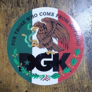 ディージーケー(DGK)の(直径9cm) DGK ディージーケー　ステッカー(スケートボード)