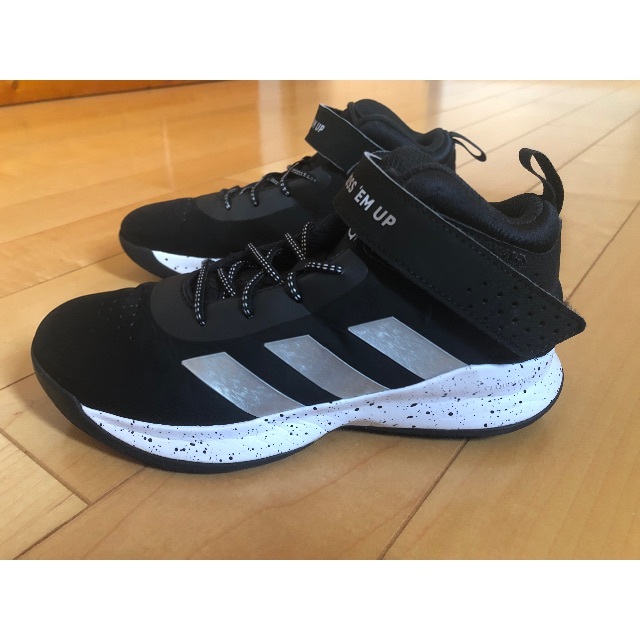 adidas(アディダス)のアディダス ジュニア バスケットボールシューズ adidas スポーツ/アウトドアのスポーツ/アウトドア その他(バスケットボール)の商品写真