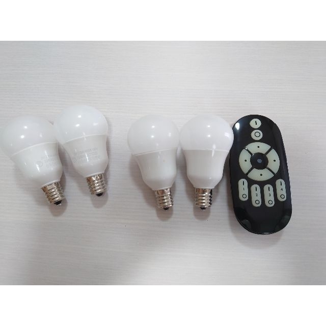 【magdam様専用】LED電球4個 E17 40w 調光調色 インテリア/住まい/日用品のライト/照明/LED(蛍光灯/電球)の商品写真