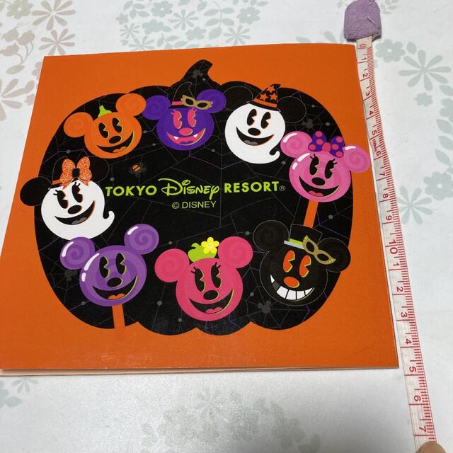 HALLOWEEN  メモ帳　Tokyo Disney resort エンタメ/ホビーのおもちゃ/ぬいぐるみ(キャラクターグッズ)の商品写真