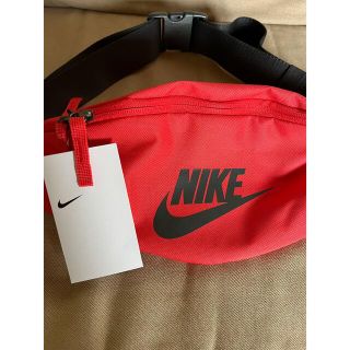 ナイキ(NIKE)の値下げ！ナイキ　ウエストポーチ　新品(ボディバッグ/ウエストポーチ)