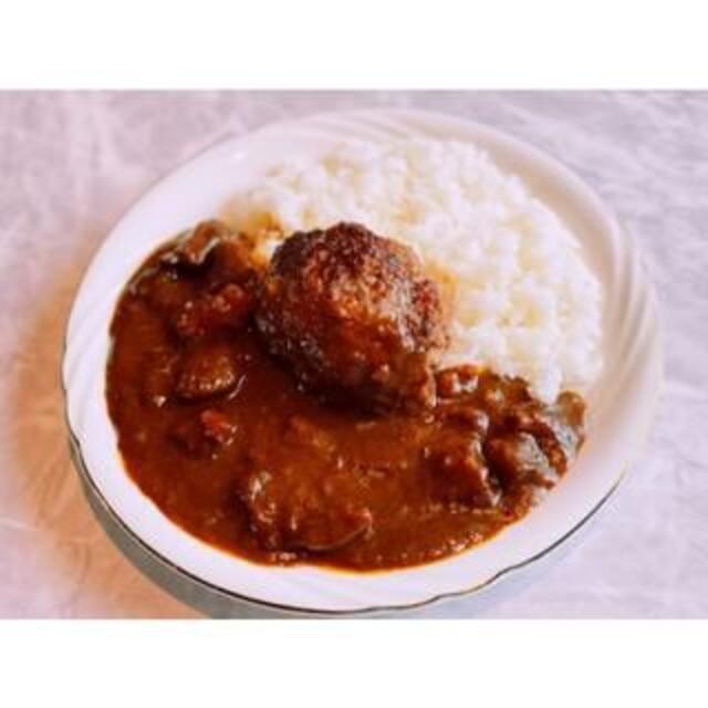 100【5食セット】精肉店が作った！！【牛〜っと馬うますじカレー】 食品/飲料/酒の加工食品(レトルト食品)の商品写真