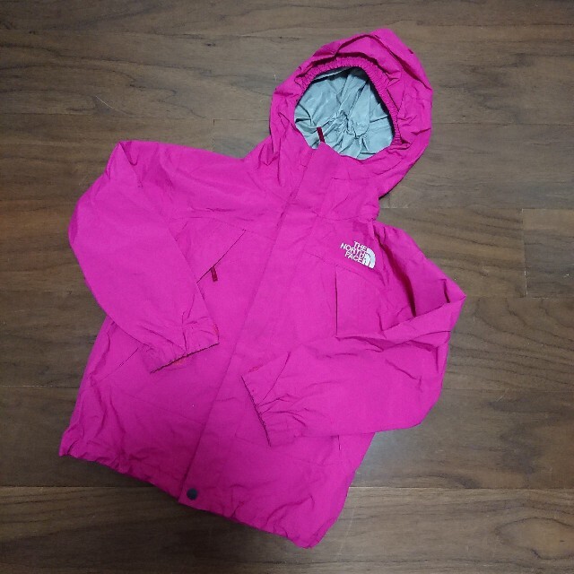 THE NORTH FACE(ザノースフェイス)のused☆ザ ノースフェイス キッズ ナイロンアウター 120 キッズ/ベビー/マタニティのキッズ服女の子用(90cm~)(ジャケット/上着)の商品写真